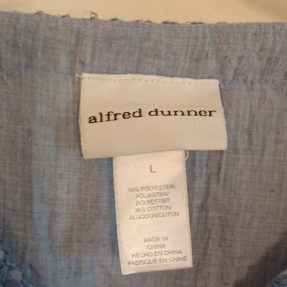 Alfred Dunner Blue Embellished Bell Sleeve Tunic Tip Size Large - Picture 2 of 5